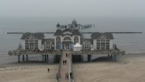 Blick auf die Seebrücke Binz