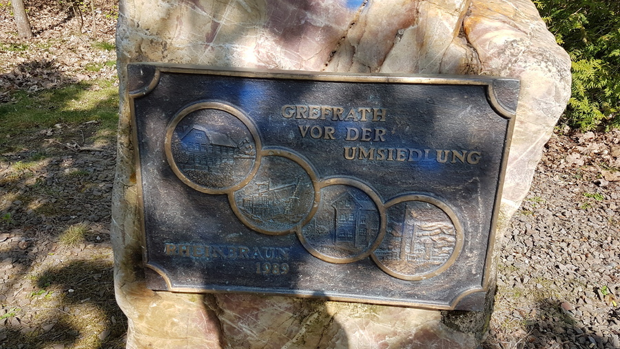 Gedenkstein zum alten Ort Grefrath