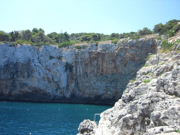 Steilküste vor der Grotta Zinzulusa