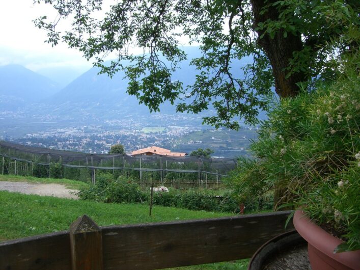 Ausblick vom Brunjaunhof auf Meran