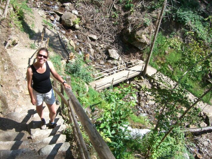 Blick über die Katzenleiter und die anschließende Brücke mit mir beim Aufstieg