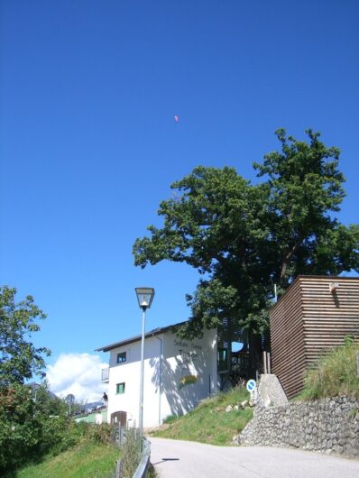 Blick zurück auf die Talstation der Taser-Seilbahn