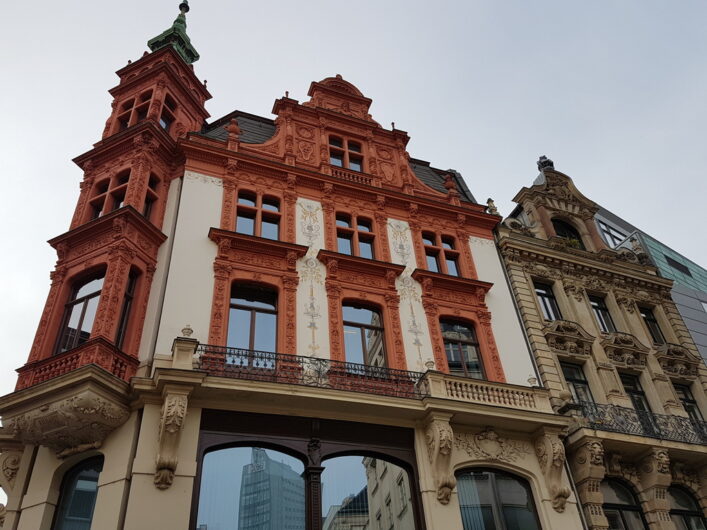 schön verzierte Stuckfassade in Leipzig