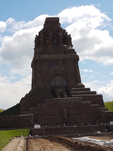 Blick auf das monumentale Völkerschlachtdenkmal in Leipzig