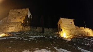 Ruine der Burg Laudegg in Ladis