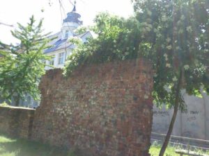 ein Teil der Berliner Stadtmauer in der Nähe der Gaststätte Zur letzten Instanz