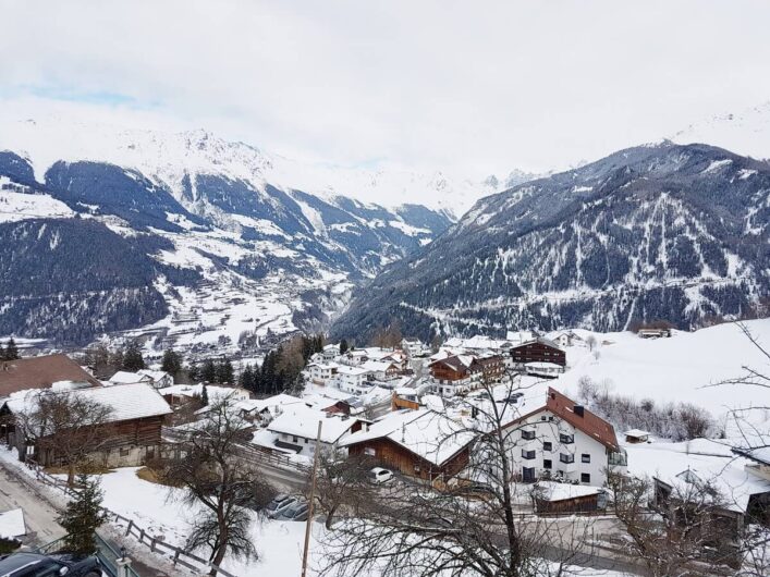 Blick vom Balkon des Hotel Tirol Richtung Fendels
