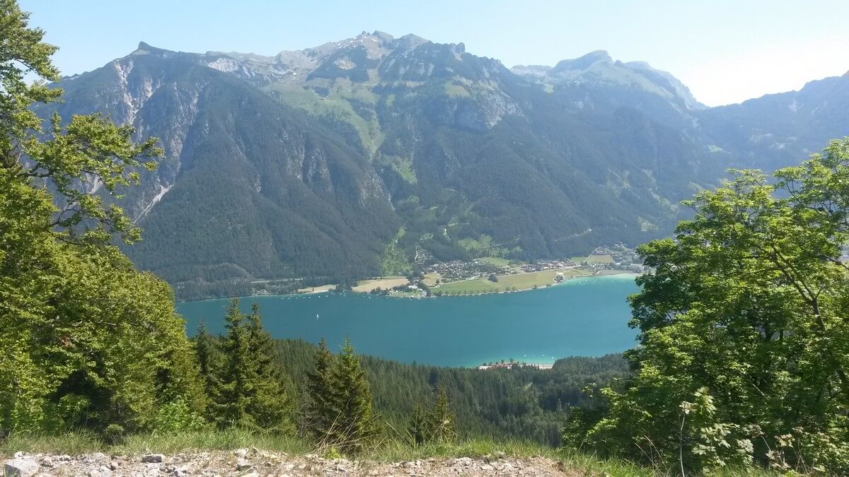 Blick auf den Achensee, Maurach und den Rofan gegenüber