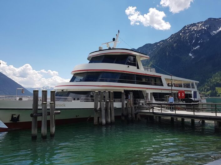 MS Innsbruck am Anleger in Pertisau am Achensee