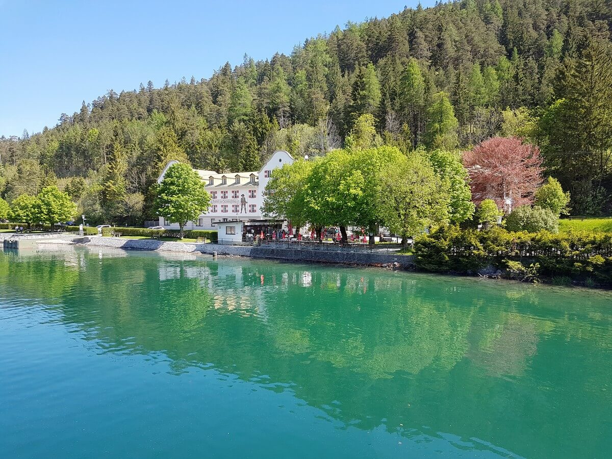 Haltestelle Scholastika bei der Achensee-Rundfahrt mit dem Schiff