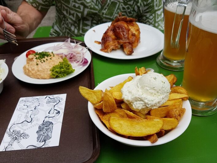 Deftiges im Biergarten am Chinesischen Turm in München