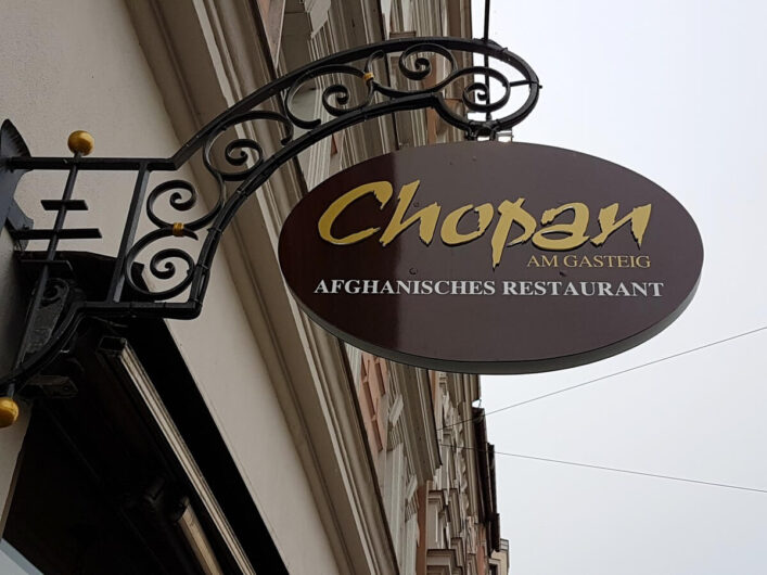 Schild des afghanischen Restaurants Chopan im München