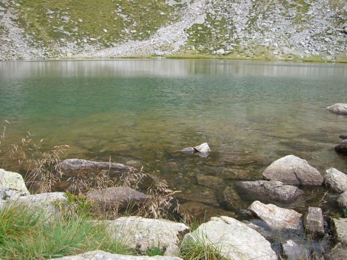 am Ufer des Kratzbergersees auf Meran 2000