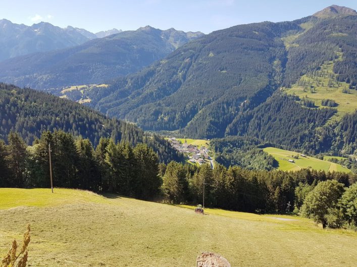 Ausblick ins Lesachtal und die umliegende Bergwelt vom Jörgishof aus