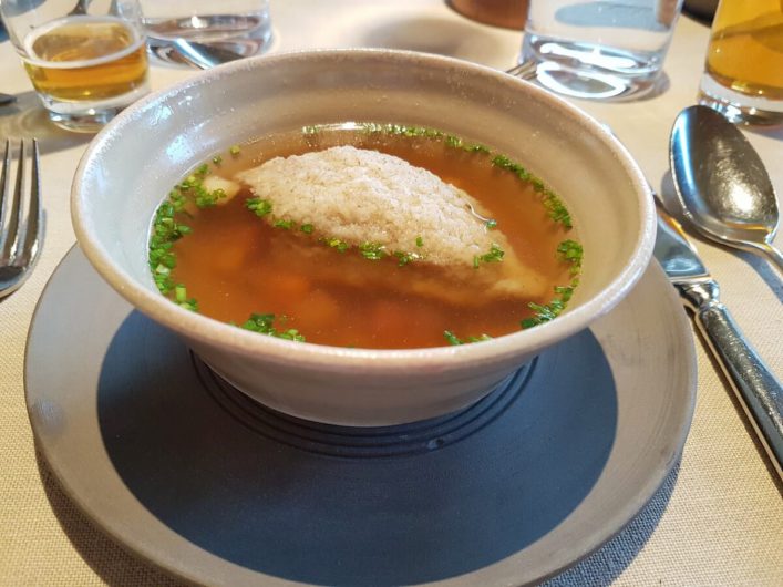 Suppe als Vorspeise im daberer.das biohotel in Dellach