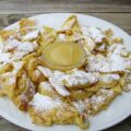 Kaiserschmarrn mit Apfelmus auf der Alm im Meraner Land