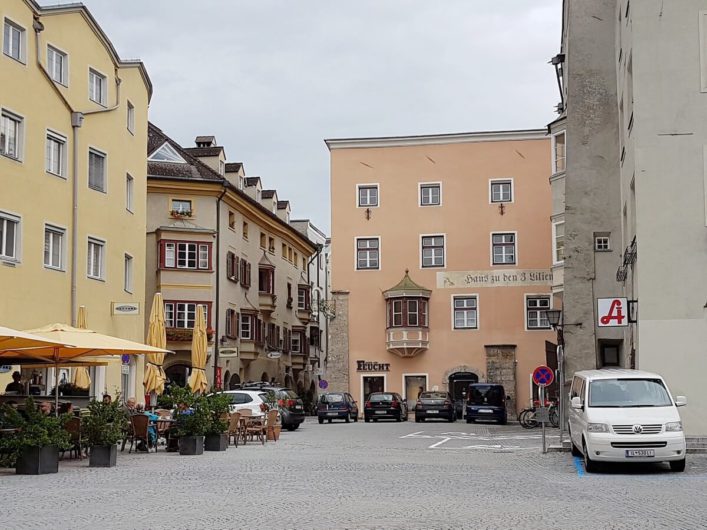 am Oberen Stadtplatz von Hall in Tirol