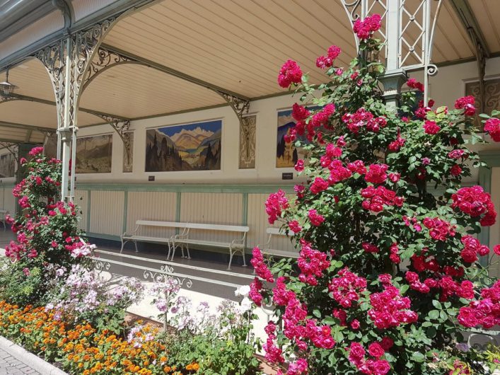 die Wandelhalle an der Promenade in Meran