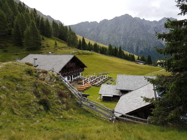 Blick auf die Stafellhütte und die Stafellalm