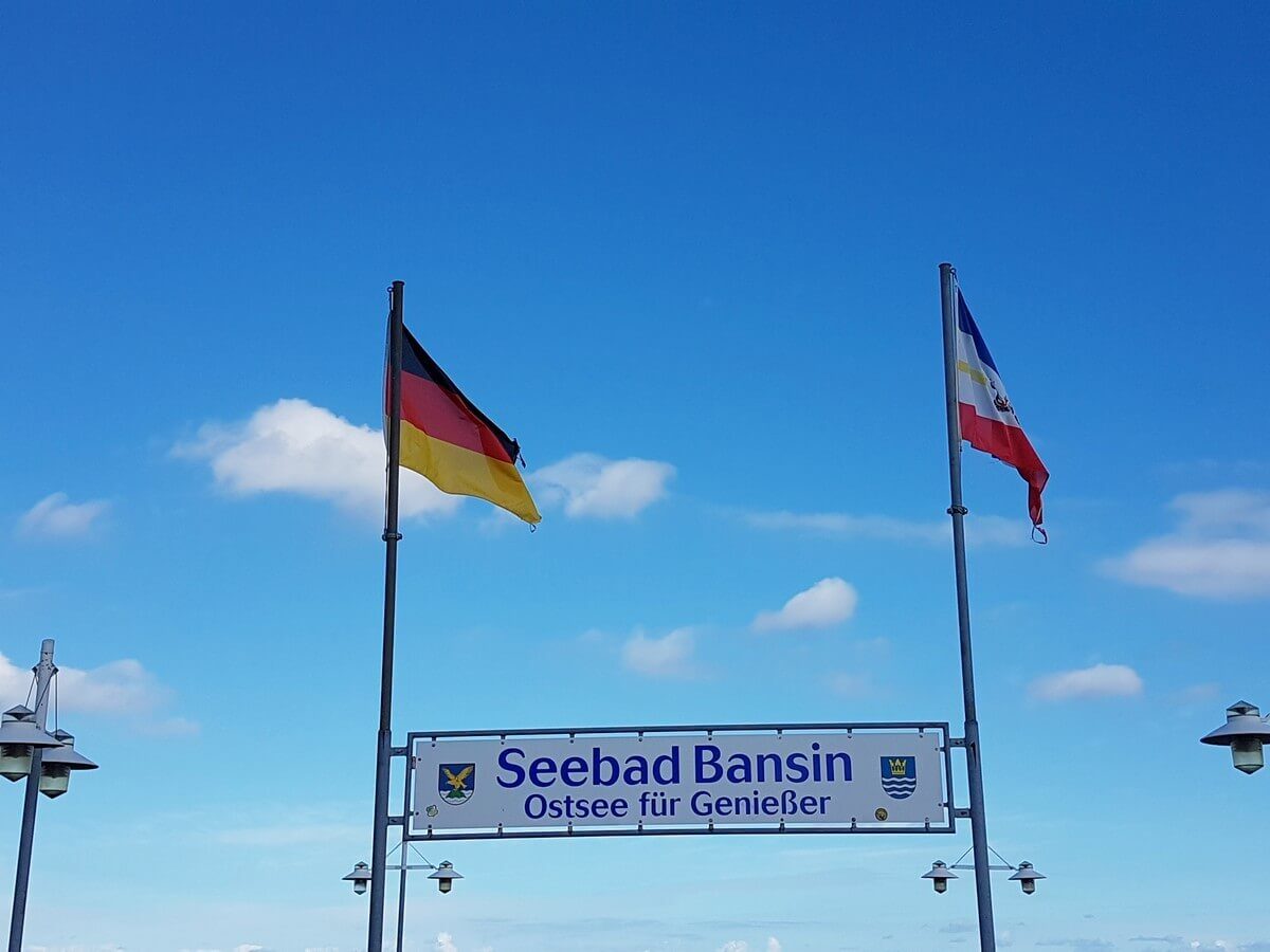 Schild auf der Seebrücke vom Seebad Bansin