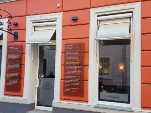 Eingang zur Cottbuser Baumkuchenmanufaktur