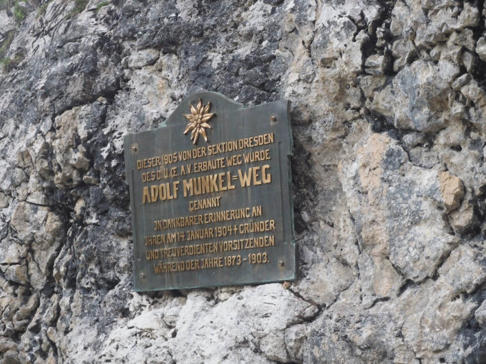 Gedenktafel am Adolf-Munkel-Weg