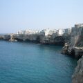 Blick auf die Küste in Polignano a Mare