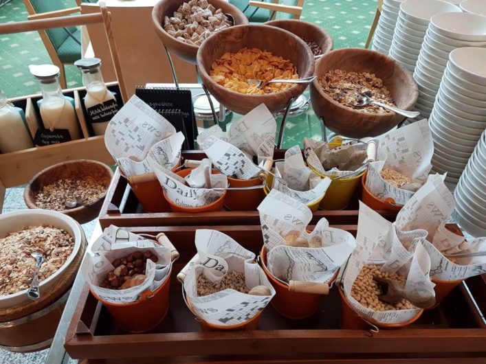 Müsli auf dem Frühstücksbuffet im Radisson Blu Erfurt