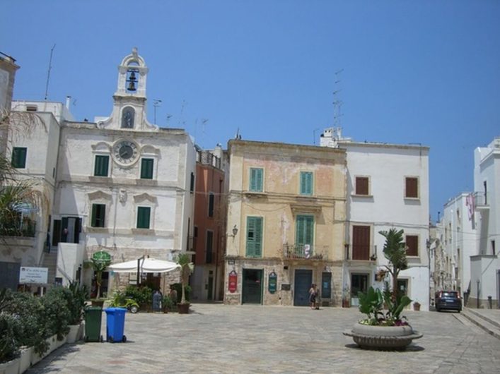 Hauptplatz in der Altstadt von Polignano a Mare