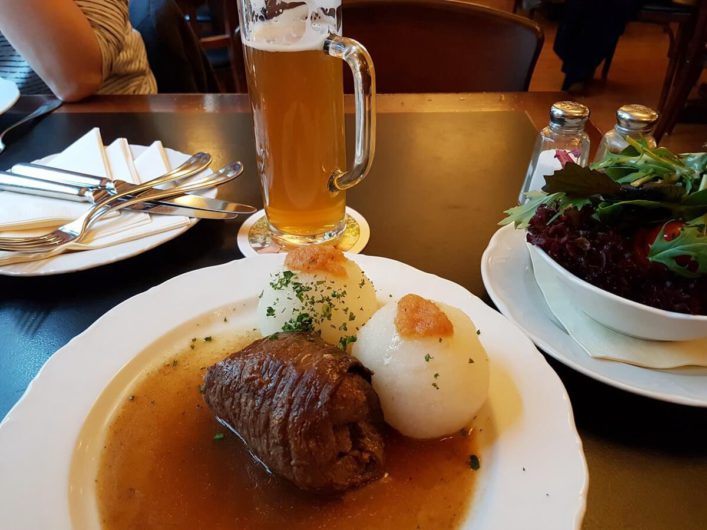 Roulade mit Thüringer Klößen im Gasthaus Feuerkugel