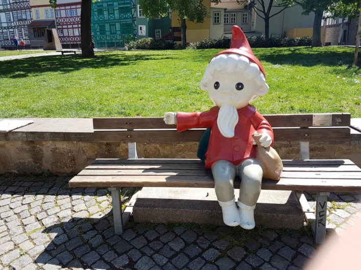 Sandmännchen hinter der Krämerbrücke in Erfurt