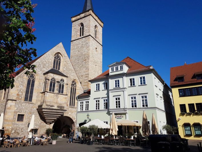 Ägidienkirche am Wenigemarkt mit Durchgang zur Krämerbrücke