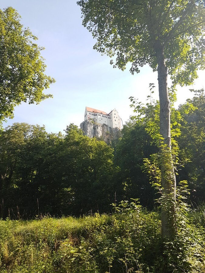 Burg Prunn hoch über dem Altmühltal