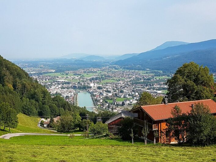 Blick von oben auf Hallein