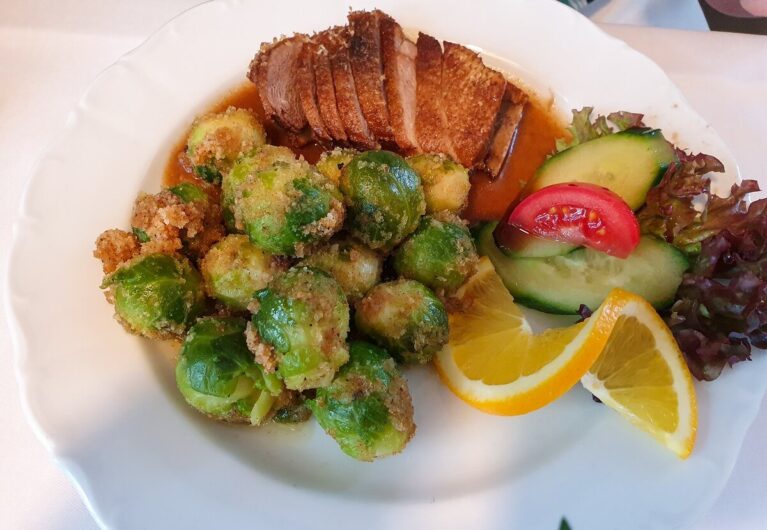 Hauptgang beim Dinner im Waldhotel Auszeit