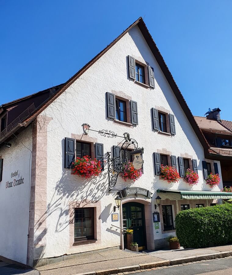 Blick auf den Landgasthof Blaue Traube in Burgthann