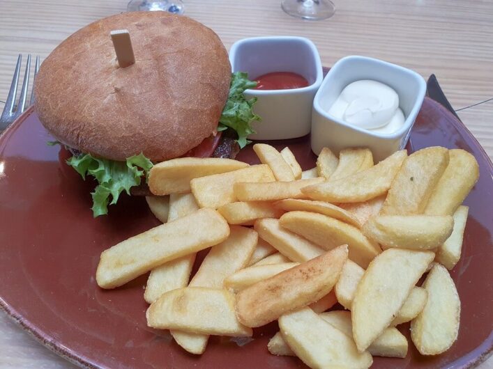 Burger im AZado Steakrestaurant