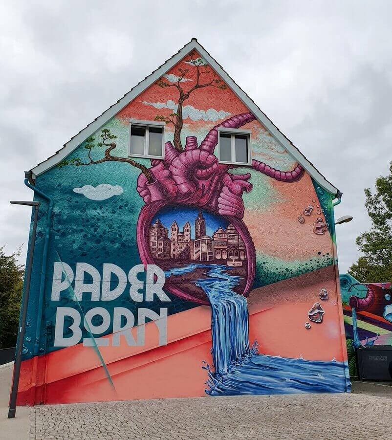 Paderborn auf eine Hauswand gemalt