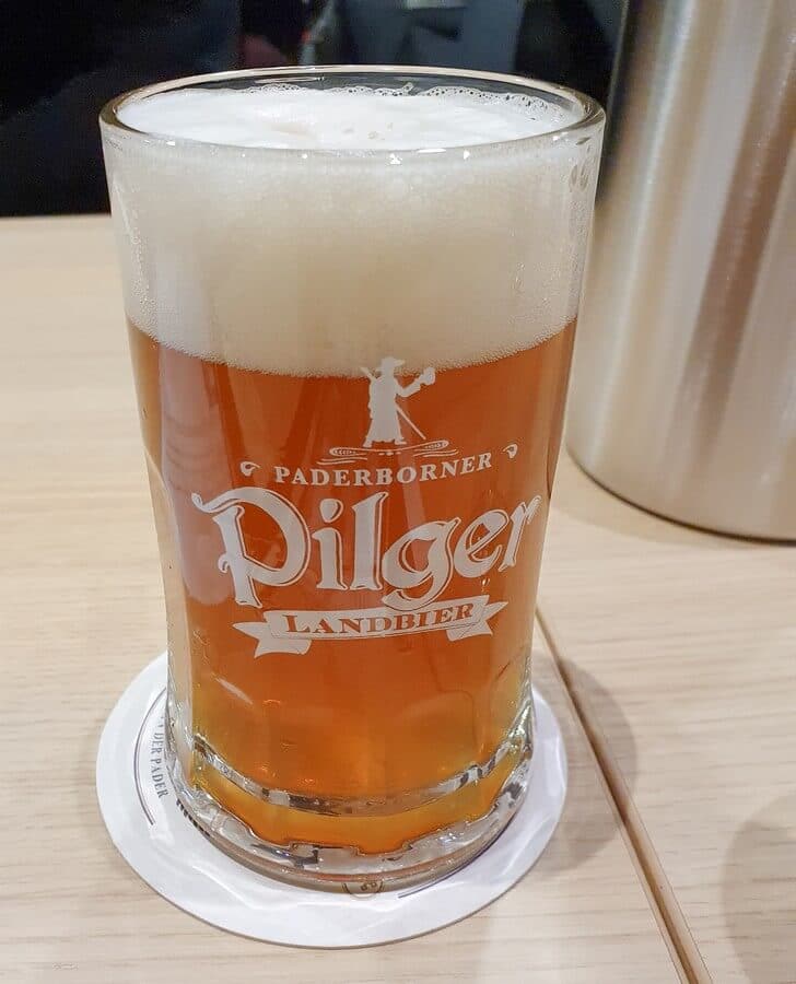 Glas mit Paderborner Pilgerbier