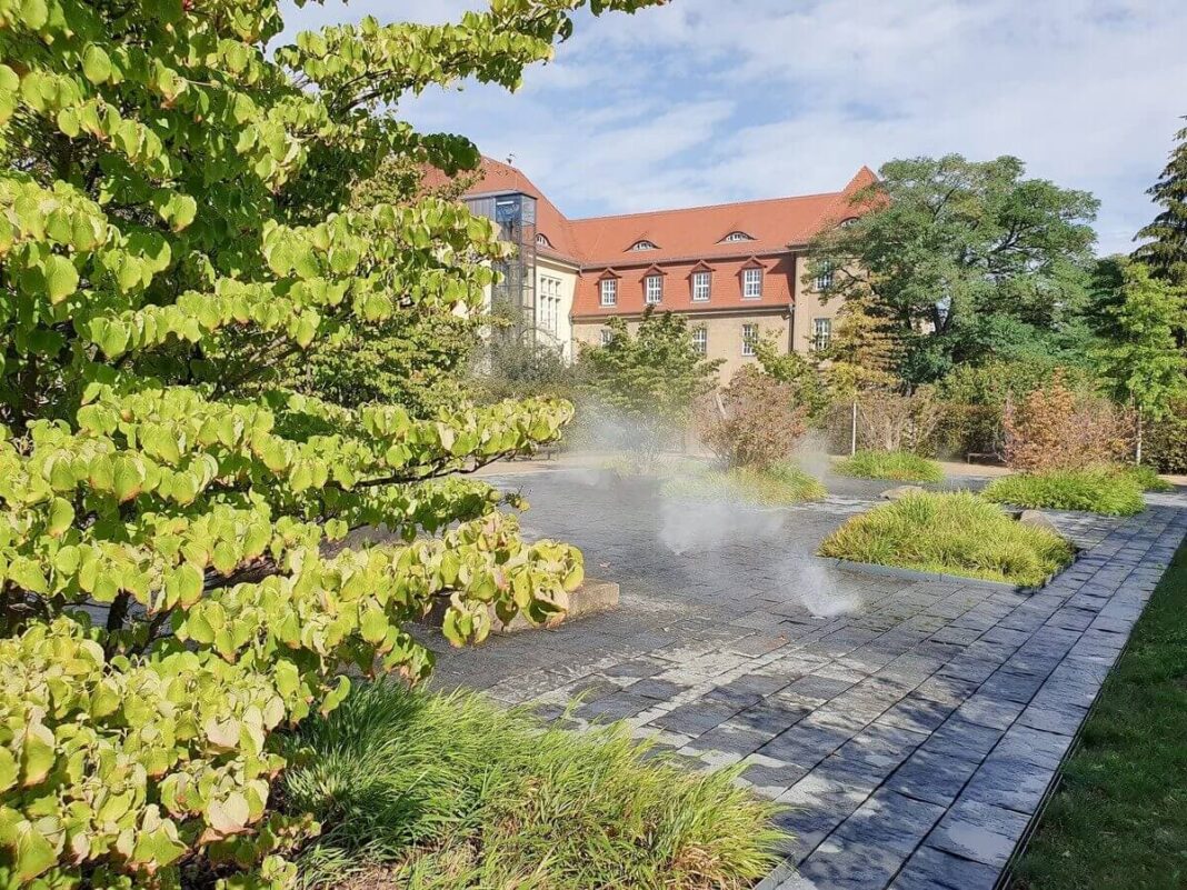 Zeitz zwischen Gartenträumen und Industriegeschichte