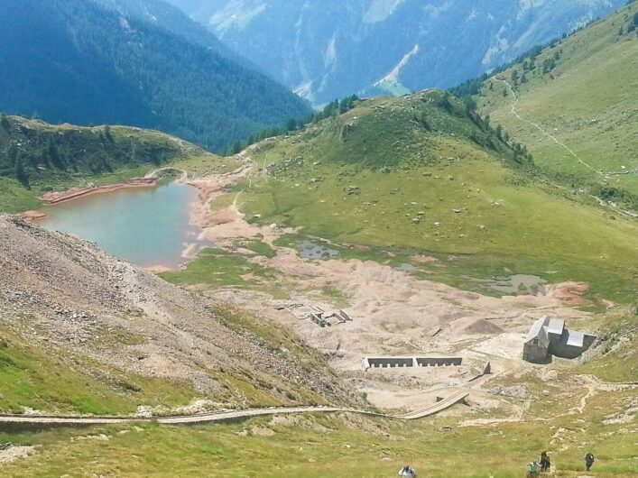 Aufstieg zum Schneeberg und Blick zurück Richtung Seemos