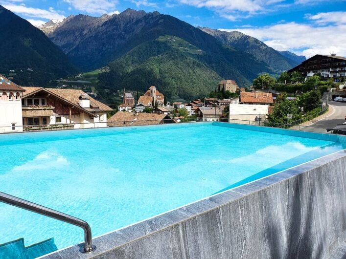 Infinity-Pool im Hotel Sunnwies