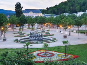 Blick auf den Kurpark und das Casino in Baden bei Wien