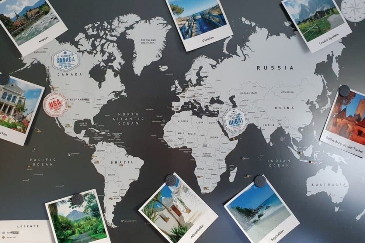 Magnetische Weltkarte mit Fotos und Magneten