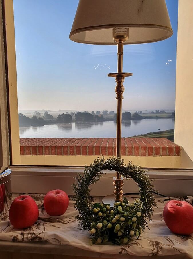 Ausblick auf die Elbe vom Restaurant des Schlosshotels Tangermünde