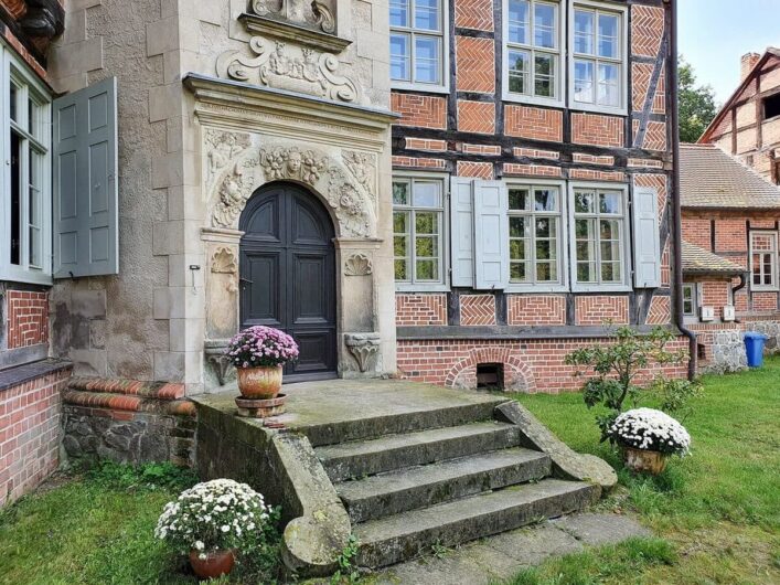 Eingangsbereich des Gutshaus Briest mit Treppe