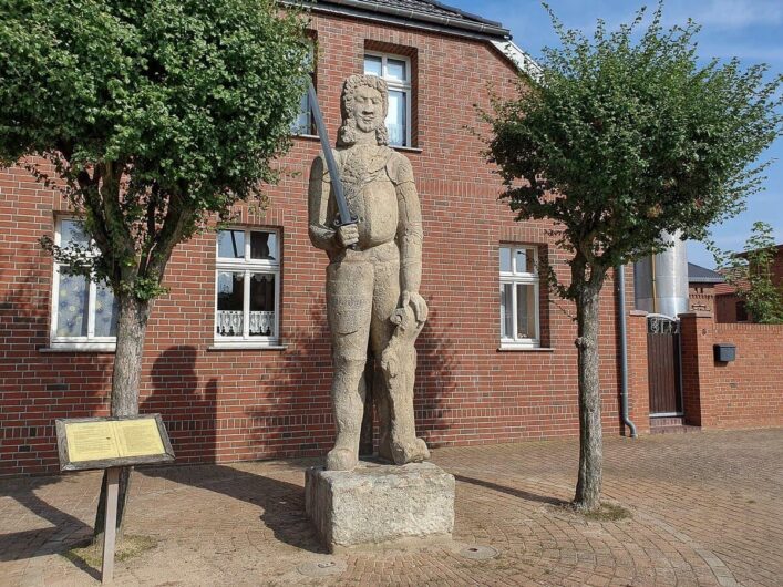 Roland-Statue in Buch