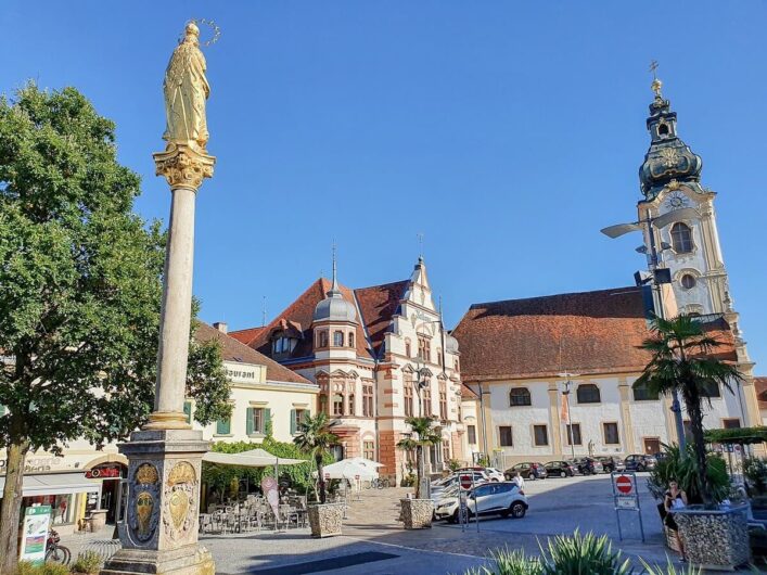 Blick auf den Hauptplatz von Hartberg in der Steiermark