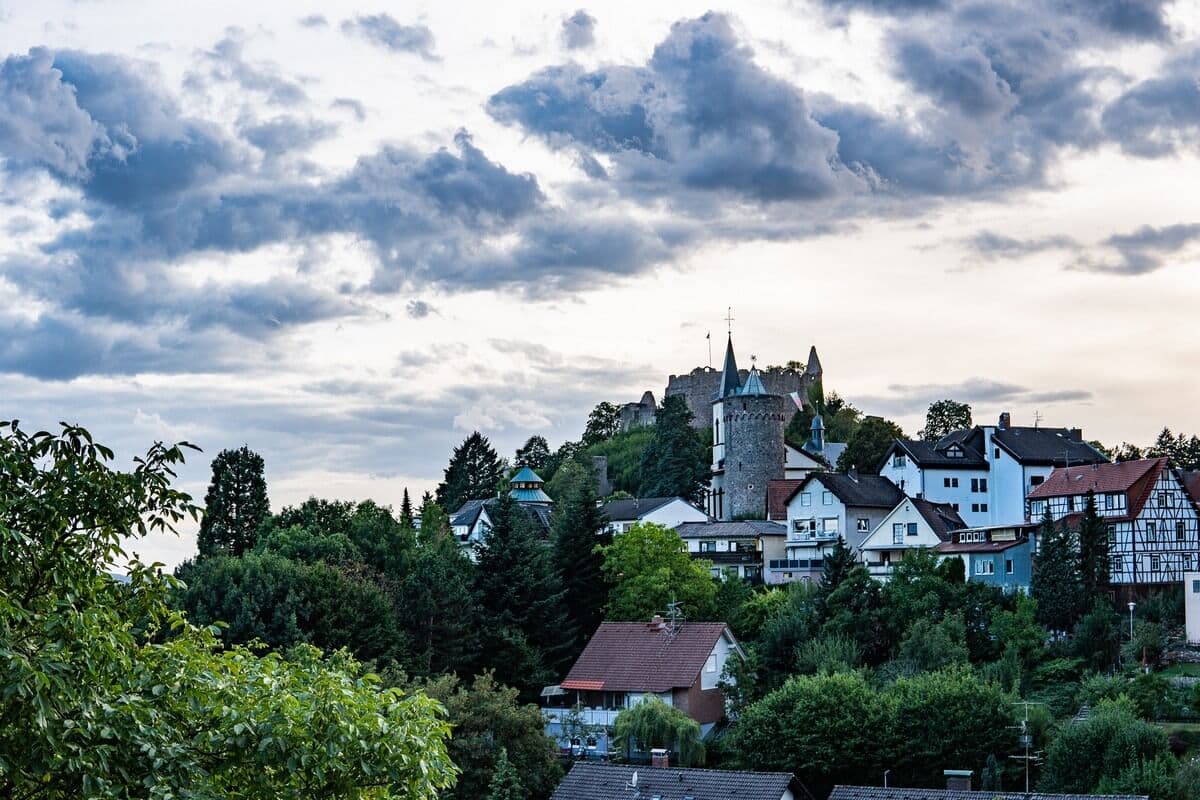 Blick auf die Burgruine Lindenfels