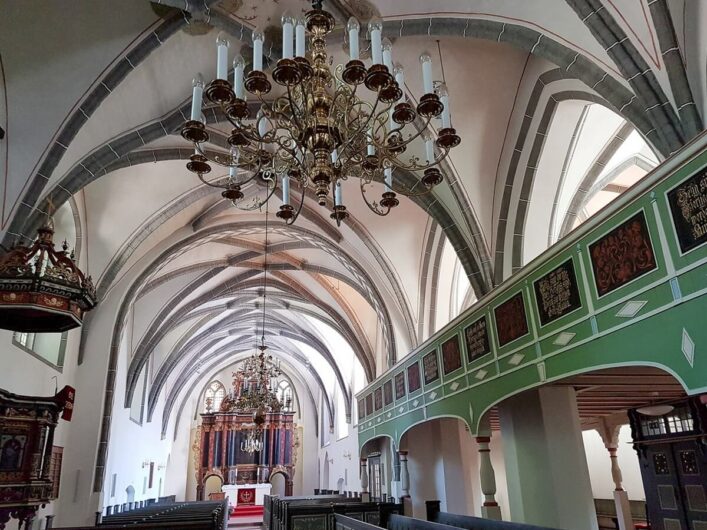 Blick auf den Altar in der Klosterkirche Cottbus